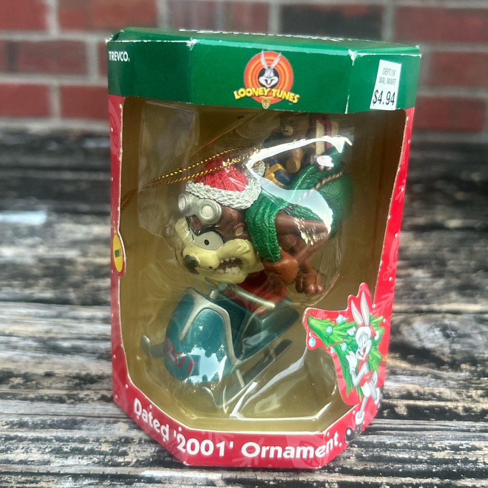 Vintage ‘01 Trevco Looney Tunes Tazmanian Devil Snowmobile Christmas Ornament G7